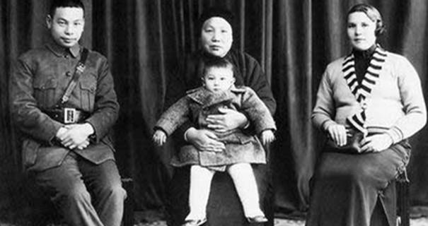 蒋经国和母亲妻儿
