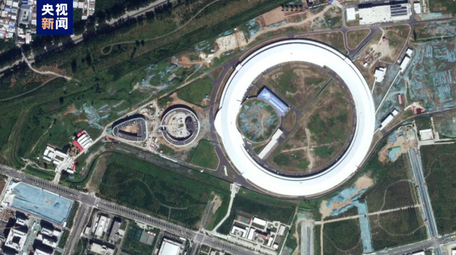 推特被裁员工不能通过集体仲裁索赔；比亚迪在越南投资2.5亿美元建零部件厂；春节档预售总票房破 7000 万元-