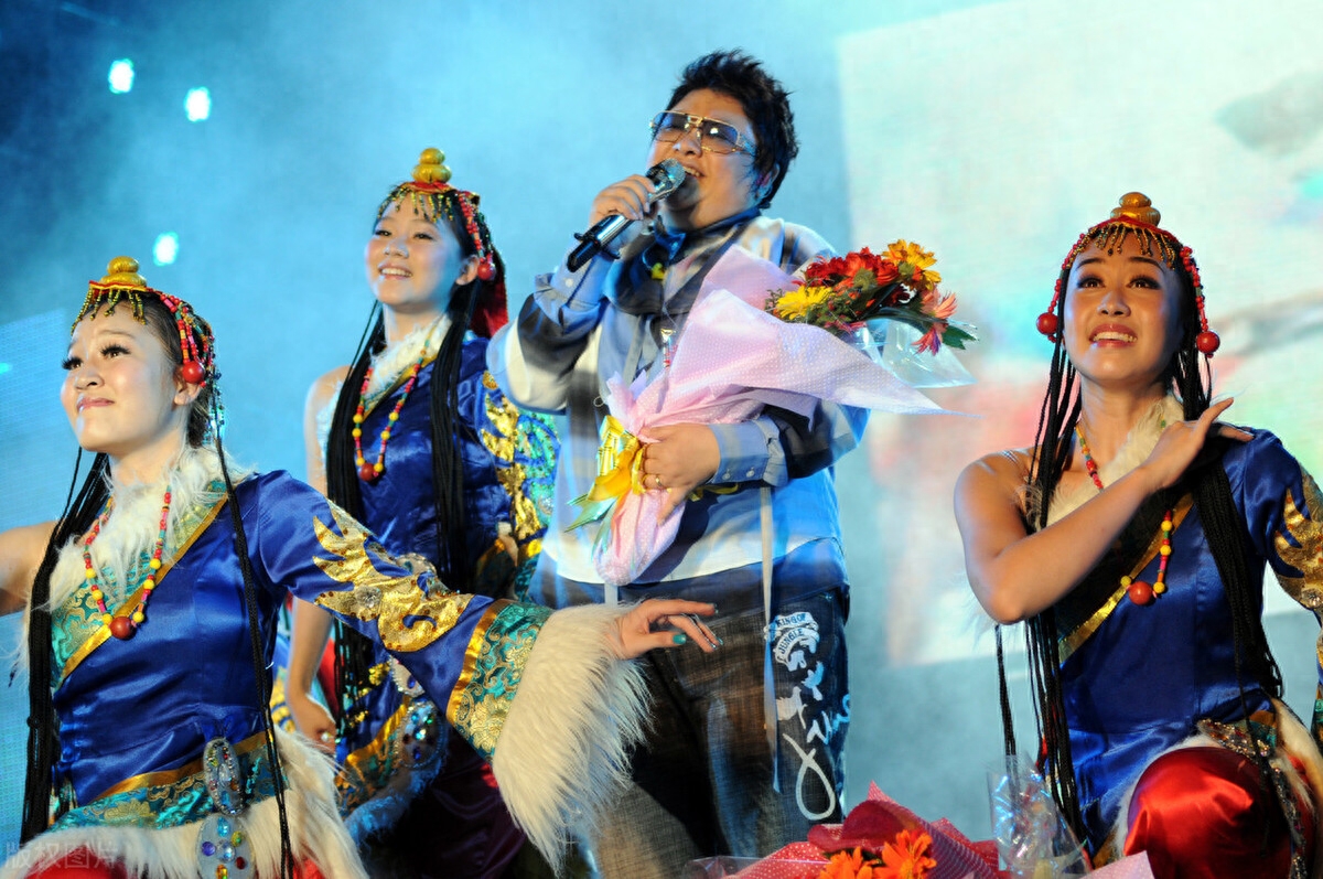 韩红个人资料简历介绍(韩红的人生经历简介)-