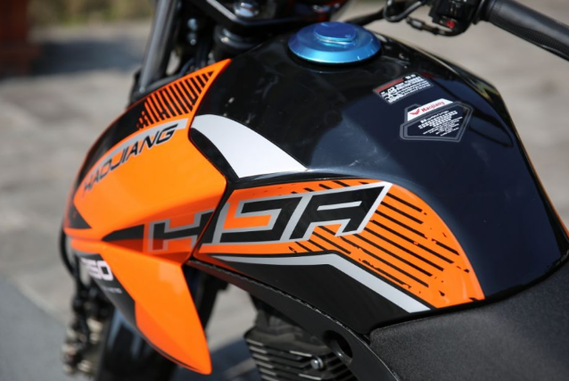 解析万元级国产实用街车：配250cc发动机，油耗2.5升，续航500km-