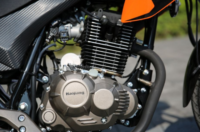 解析万元级国产实用街车：配250cc发动机，油耗2.5升，续航500km-