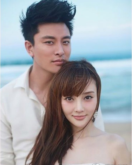 李小璐结婚几年　