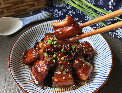 糖醋五花肉怎么做好吃又简单?调糖醋汁是关键,肥而不腻瘦而不柴,酸甜开胃真