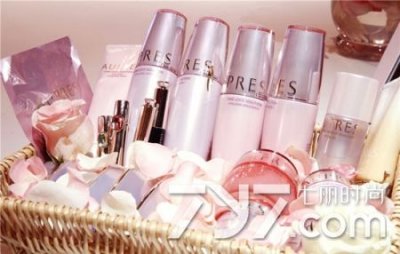 欧珀莱怎么样适合什么年龄段(欧珀莱适合什么年龄 最适合需要抗老化的肌肤使用