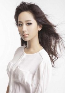 杨紫整过容没?(杨紫整没整容呀,你们觉得呢?)