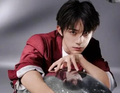 易烊千玺为什么叫太子?(为何被人戏称为太子?)