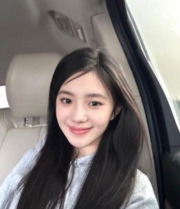 刘浩存整容过吗?(刘浩存晒照片被质疑整容)