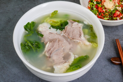 清炖羊肉怎么炖才好吃?牢记“3放2不放”,羊汤鲜美,一点也不膻