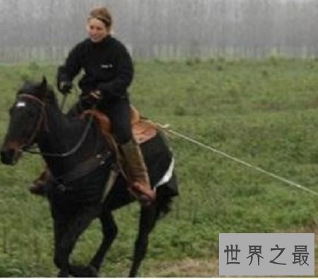 世界上十大最愚蠢的记录，奇葩惊人举动趣味多