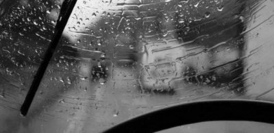 ​汽车玻璃油墨怎么除（教你一招3分钟搞定）