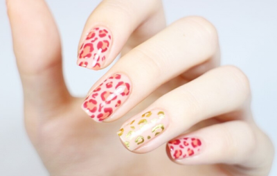 ​豹纹指甲教程（时尚豹纹美甲 撞色豹纹美甲教程）