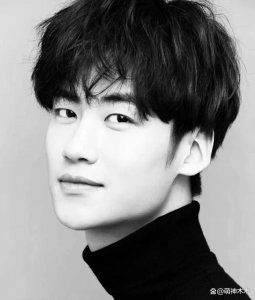 演员刘峰心梗去世,生前连续工作 20 个小时,并非喝醉后运动猝死