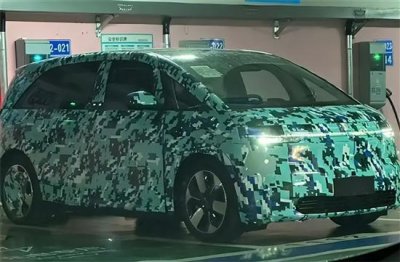 未见前排侧滑门 极氪CM2E最新谍照曝光