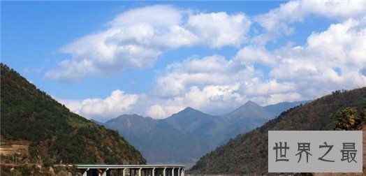 云端上的高速公路，美如仙境的雅西高速（高度差达到2800米）