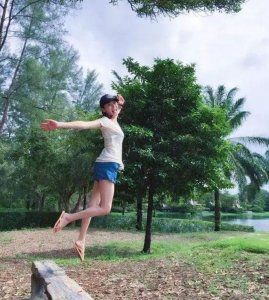 曾经的童年女神马小玲,为何53岁还依旧美如少女!