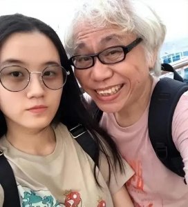 ​现在男星和自己妻子孩子的年龄差这么大的吗？真大开眼界