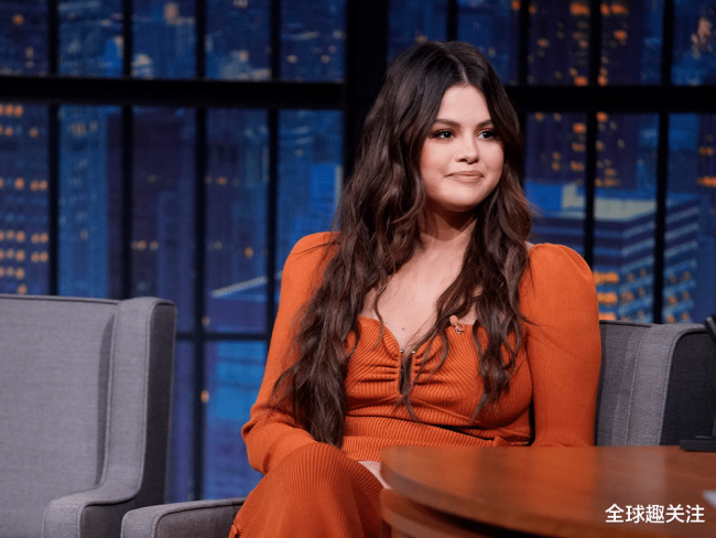 赛琳娜回应身材变化争议:我并不完美,但我为真实的自己感到自豪