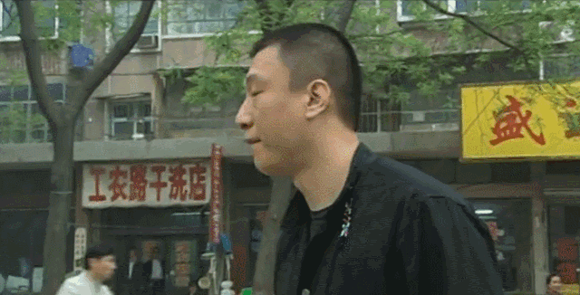 丁嘉丽和孙红雷的故事是真的吗？靠女人上位下跪求资源的八卦都是假的