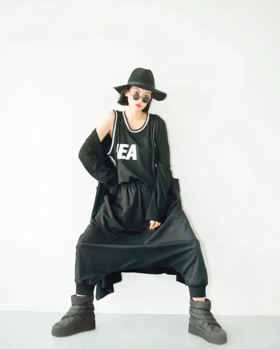 三吉彩花曾经出现在周杰伦MV里的美女，身材真是太标准了！