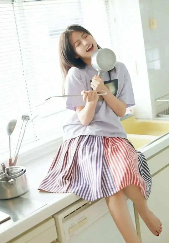 刚出道就被誉为福冈第一美少女，今田美樱ins写真美图赏析