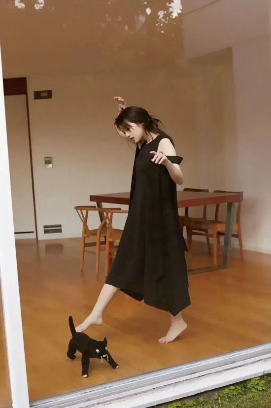 刚出道就被誉为福冈第一美少女，今田美樱ins写真美图赏析