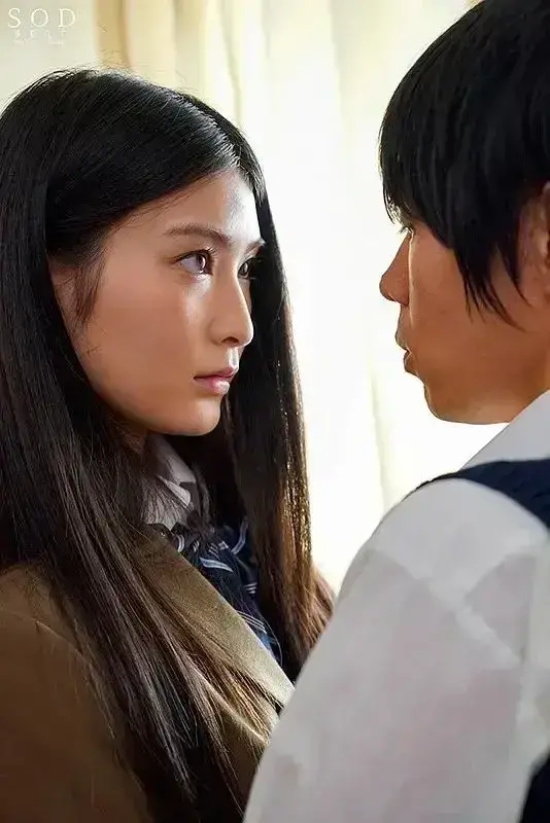 独飚中文的女神本庄铃美图合集，暗黑界专属女皇！