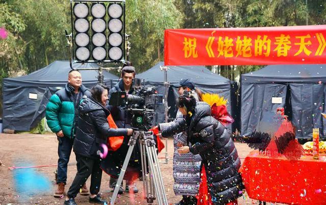 41岁姚笛转行做导演拍短剧《姥姥的春天》 网友:隔行如隔山祝她好运吧!