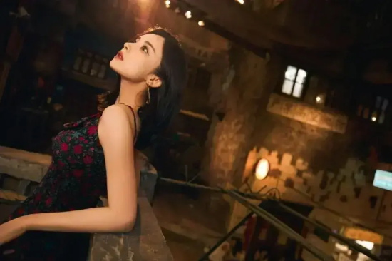 古力娜扎典型浓颜系新疆美人写真图集