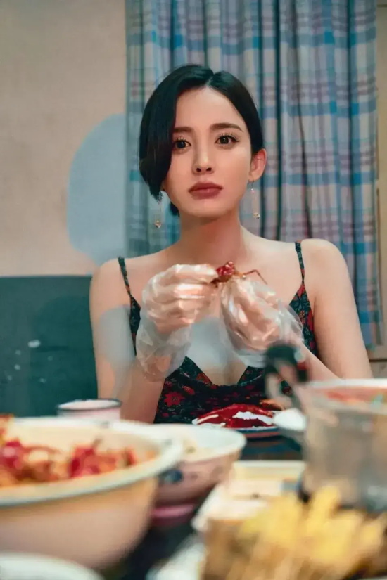 古力娜扎典型浓颜系新疆美人写真图集