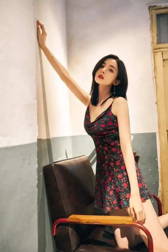 古力娜扎典型浓颜系新疆美人写真图集