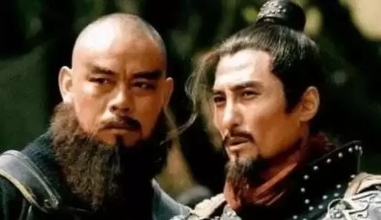 倒拔垂杨柳是谁拔的(倒拔垂杨柳故事梗概)