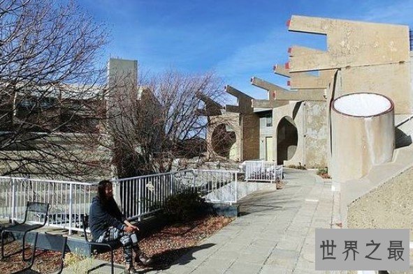 世界上建设最慢的沙漠之城,创造者却是伟大的天才