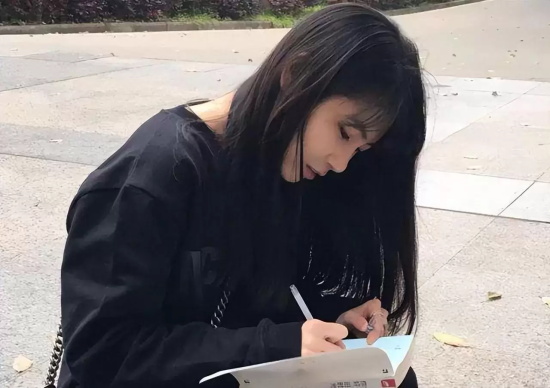 八月长安作品大盘点,“振华三部曲”不止三部