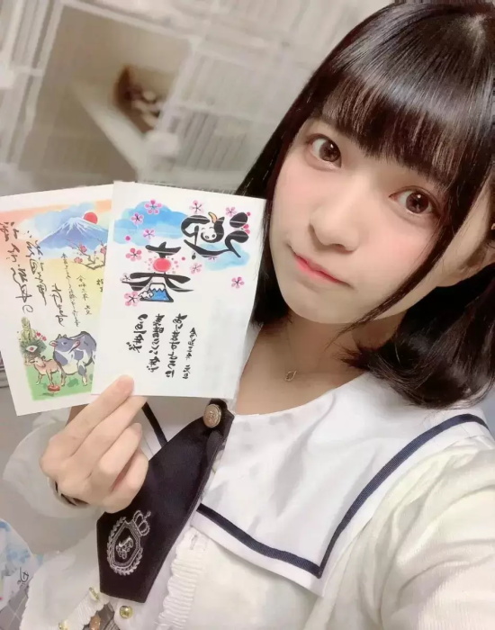 浑圆一器的根尾朱里写真分享,微胖的逐梦人!