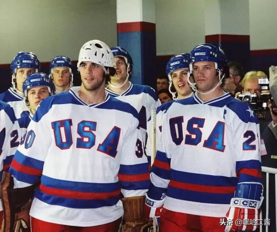 必看的体育题材电影有哪些(九部值得看的高分体育电影推荐)