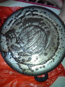 ​煤气灶黑锅底怎么解决（煤气灶烧完锅底很黑怎么解决）