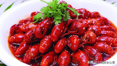 龙虾这么做好吃,虾肉紧实鲜嫩,吃一次就忘不了,做法简单又解馋