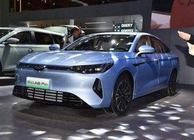 起步价12万,奇瑞风云A8顶配要去到15万,值不值?