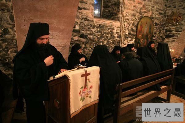 世界上唯一的一个男人国，从来没见过女人