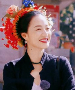 老夫少妻脾气还暴,却紧拴姜文十几年把她当宝,她凭什么