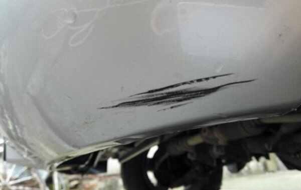 为什么后保险杠刮蹭千万别补漆-