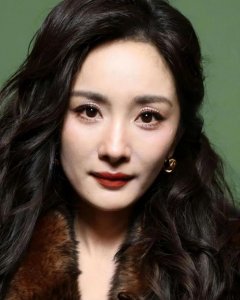 “童颜”是假的!皱纹堆积,眼窝凹陷,生图才是人间真实