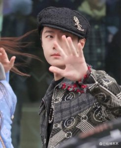 王一博时装秀生图被嘲!帽子半永久引猜测,脸型短板大暴露