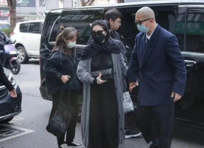 黑丝、透视装、真空上阵,外国女星越穿越少,内娱明星可别跟风学