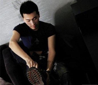 男模陈大卫浴室写真集露骨图片搏得“浴室男孩”的称号