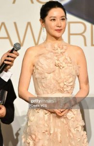 香港这一夜:赵丽颖水蛇腰,范冰冰抢镜,刘嘉玲咋长这样了