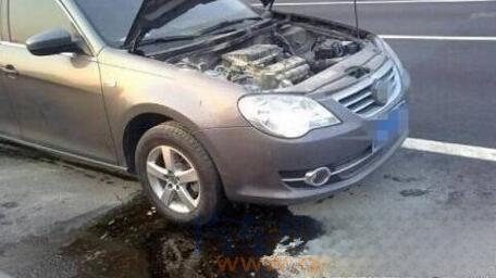 汽车爆缸是什么意思 汽车爆缸怎么办-