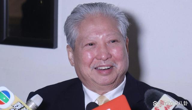 大师兄洪金宝怒怼说成龙老的网友:谁会不老?健康就行!