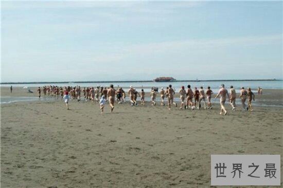 竟然有禁止穿衣的沙滩?天体海滩告诉你没有什么不可能