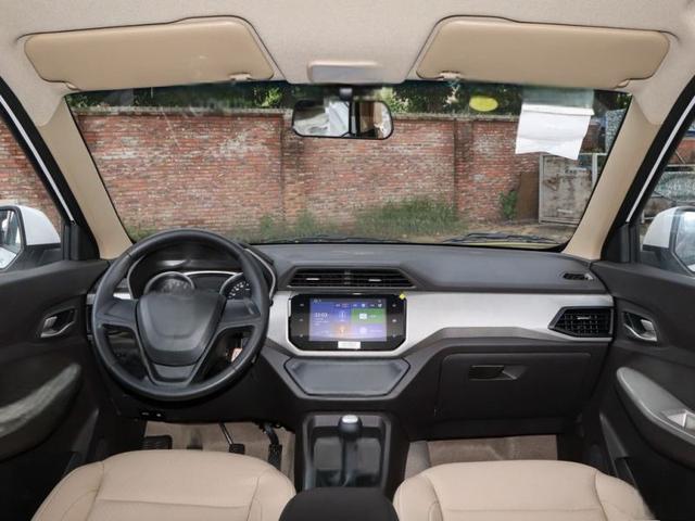 五菱宏光S2021款5座落地价是多少钱？五菱宏光S裸车价-